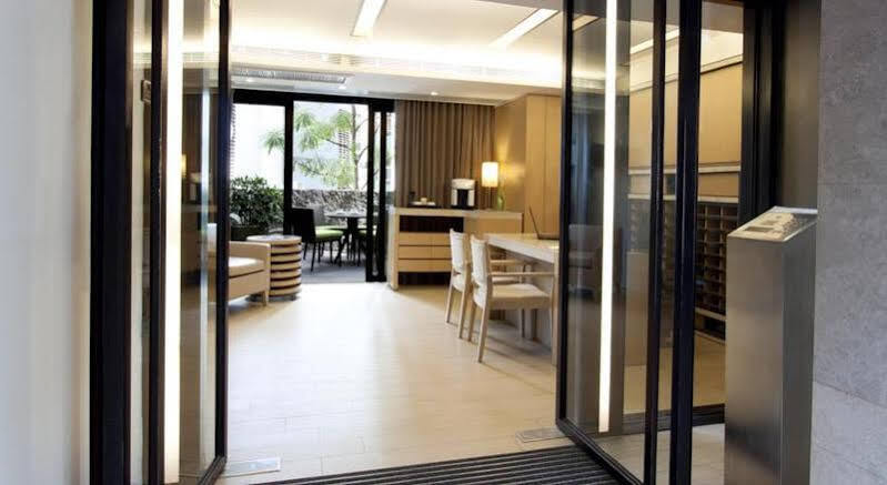 Ying'Nflo, Hong Kong, Wan Chai Exterior photo